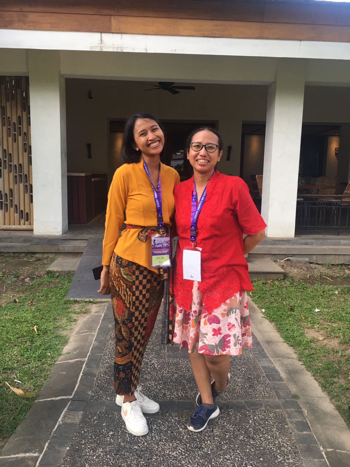 Brigita Ra Sekar & Agnes Meiria wears kebaya in the Women's Summit event.