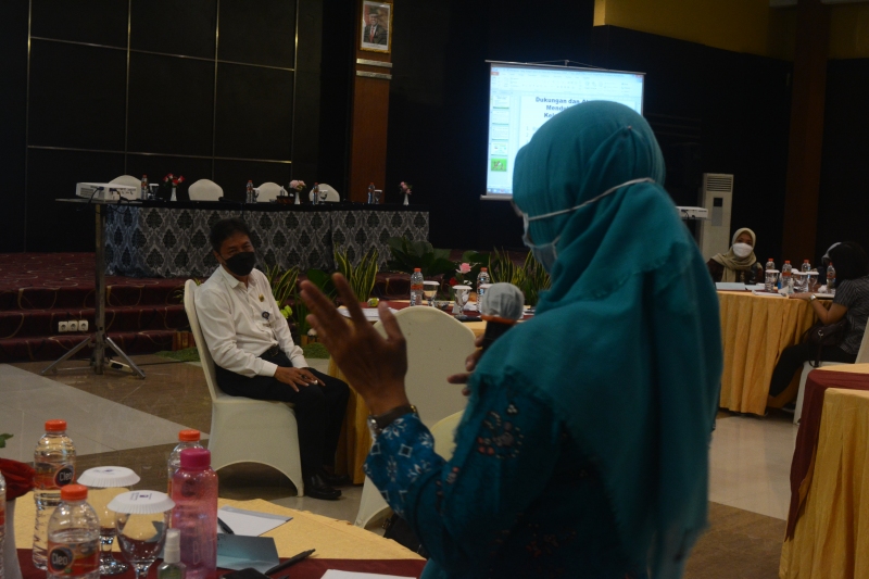 Women Groups from Central Java and Yogyakarta Participating at Dialogue with Policy Stakeholder to Improve the Resilience 
