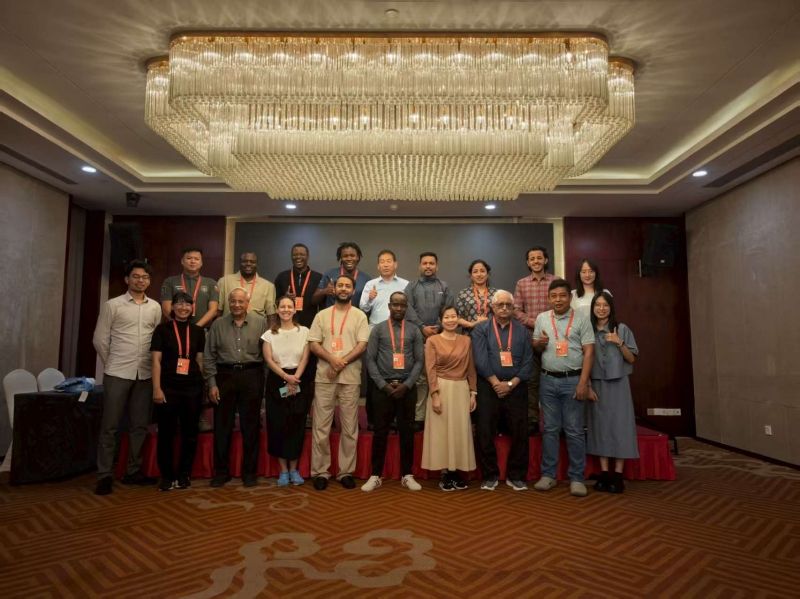 Peserta referensi berfoto bersama